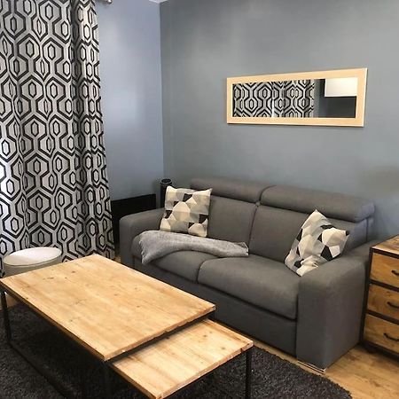 Cosy 3 Pieces En Face De La Gare Apartman Rambouillet Kültér fotó